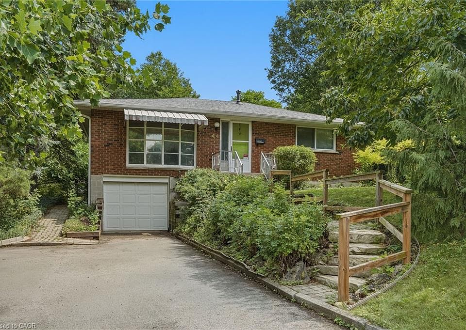 1st image of 44 McDonald Ct