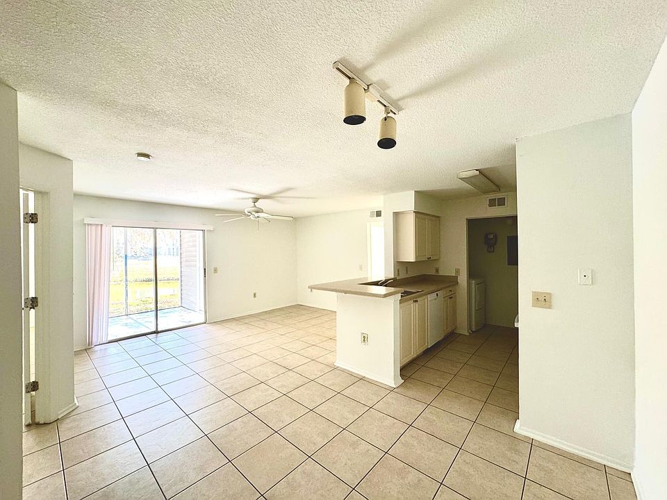 1st image of 1222 Bermuda Lakes Ln Unit 106-1