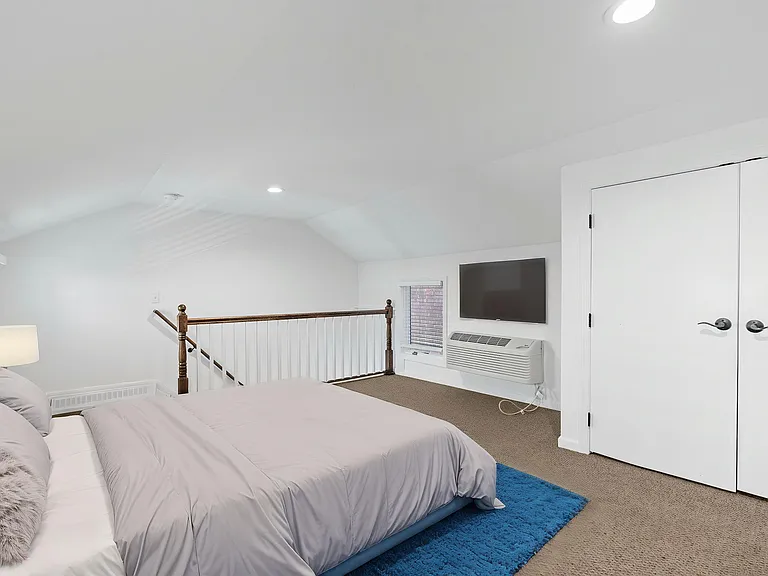 54 W Somerset St #REAR — Photo 7