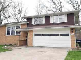 14 Sweetwood Dr, Amherst, NY 14228