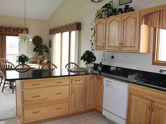Kitchen / Dining