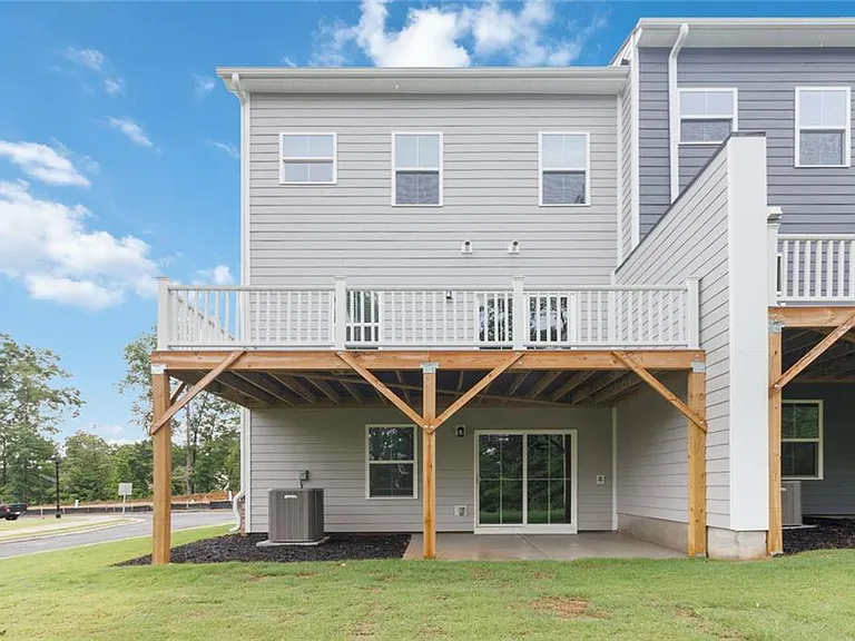 856 Woods Chapel Rd — Photo 4