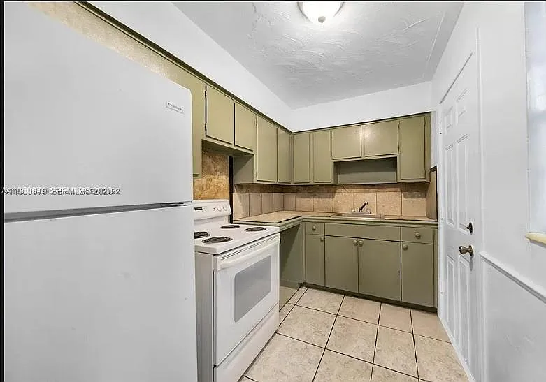 2 bed, 1.5 bath, 1032 sqft, $2,100 — Photo 1