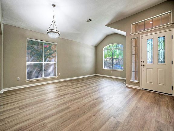 4th image of 3300 Taylor Falls Drive