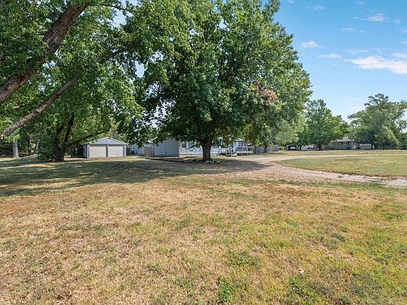 3rd image of 300 Williamson Dr