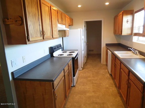 5th image of 2323 N Yuma Dr