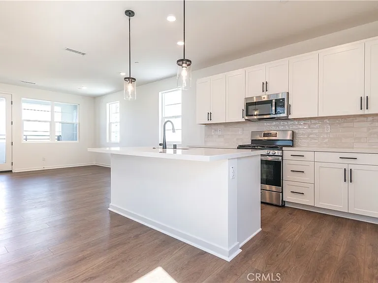 2472 E Stanley Paseo — Photo 5