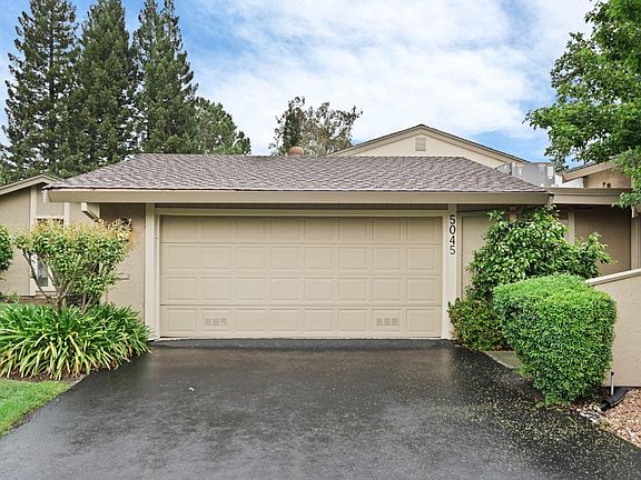 5th image of 5045 Village Oaks Dr