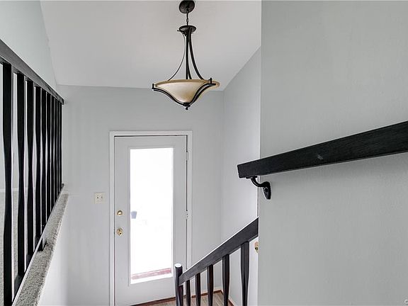 4th image of 1601 Bernice Ln