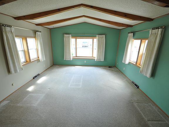3rd image of 804 Forest Blvd