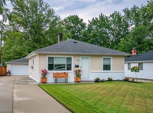 4895 Wake Robin Rd, Mentor, OH 44060
