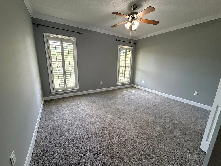 1009 Williamsburg Dr — Photo 25