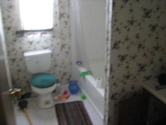 5th image of 106 Boomers Ct