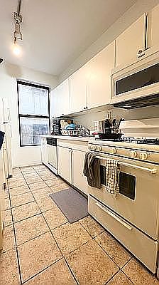 4th image of 151 2nd Ave APT 5D