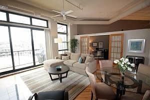2nd image of 3151 N Lincoln Ave APT 307