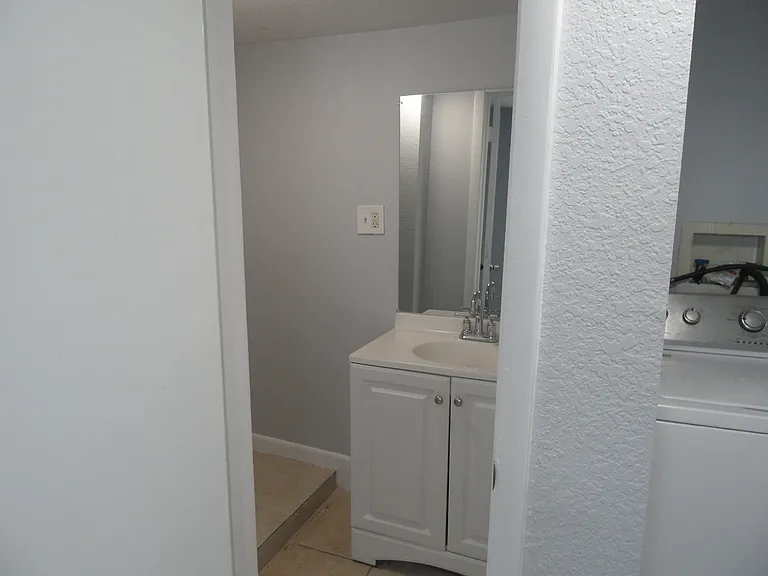 1600 Roosevelt Ave — Photo 16