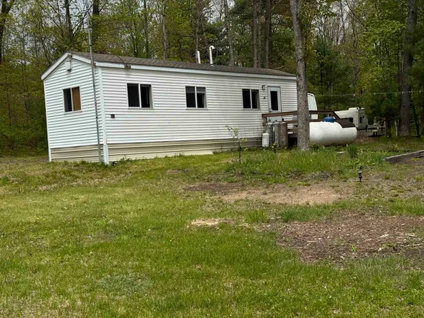 1220 Peasley Blvd, Harrison, MI 48625