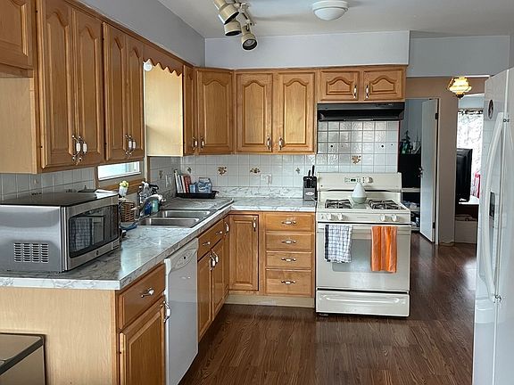 2nd image of 4320 Hirschberg Ave