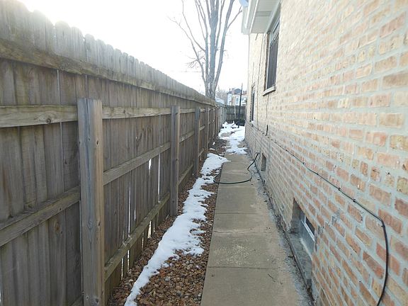 3rd image of 9540 S La Salle St