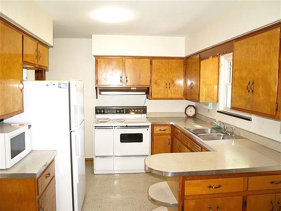 2nd image of 1110 Beatrice Dr