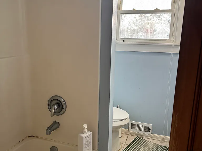 17 Warren St — Photo 11