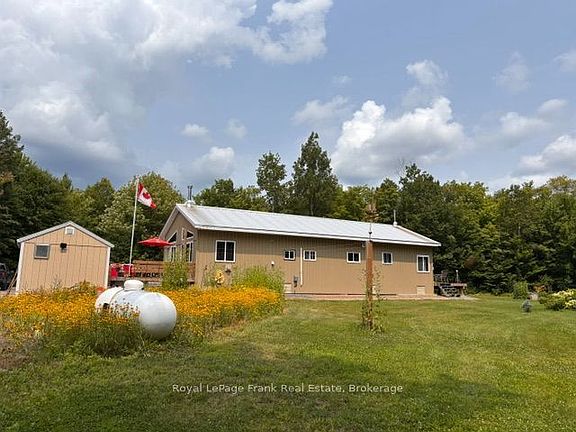 5th image of 989 McKenzie Lake Rd N