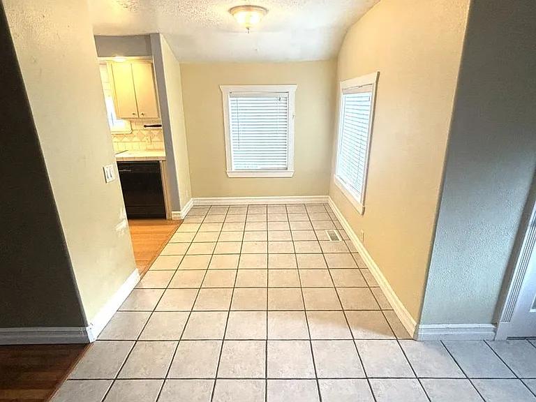 703 Barclay Hills Dr — Photo 11