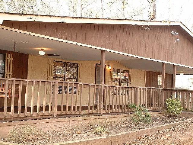 3 bed, 2200 sqft, $1,575 — Photo 3