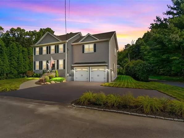 20 Grove Rd, Cumberland, RI 02864