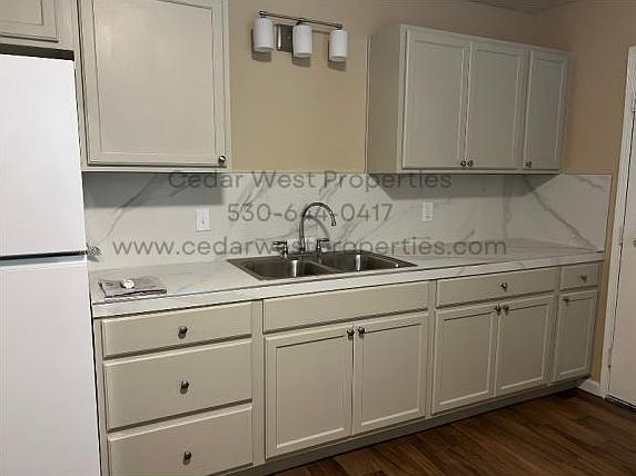 5th image of 2793 Manor Dr