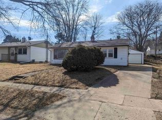 1409 Mark Dr, Freeport, IL 61032