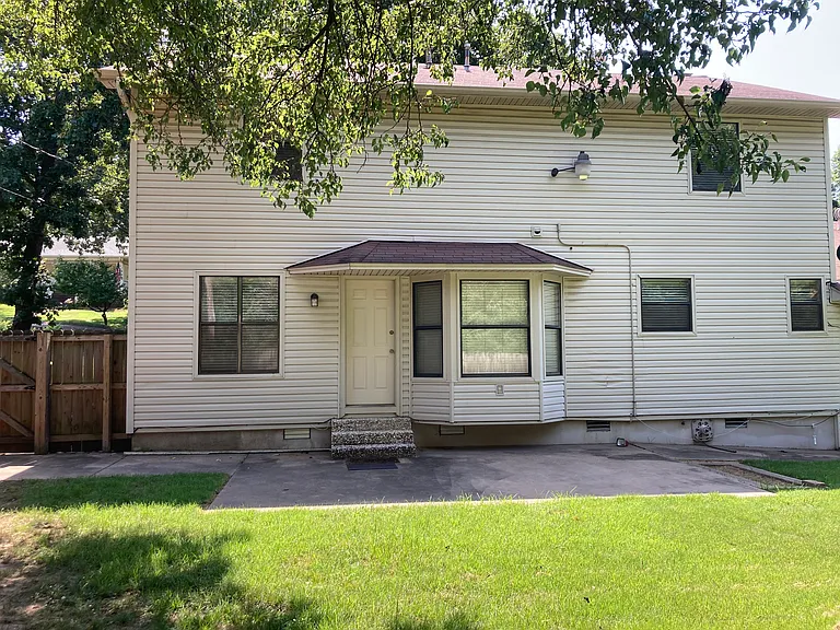 4601 Randolph Rd — Photo 37