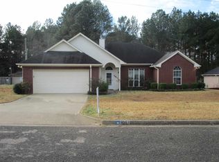 1617 Shady Lake Cir, Henderson, TX 75652
