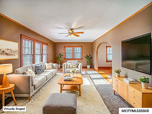 3rd image of 308 15th St SE