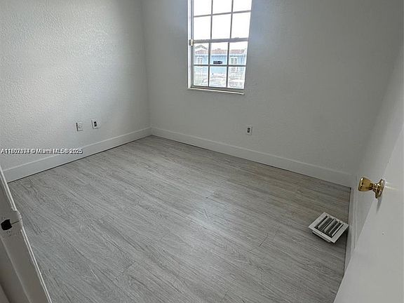 4th image of 19224 NW 46th Ave
