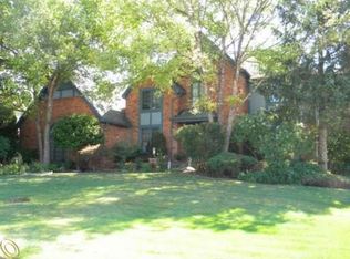 1758 Edinborough Dr, Rochester Hills, MI 48306