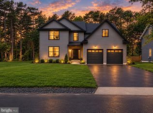 1 Railroad Ave, Bayville, NJ 08721