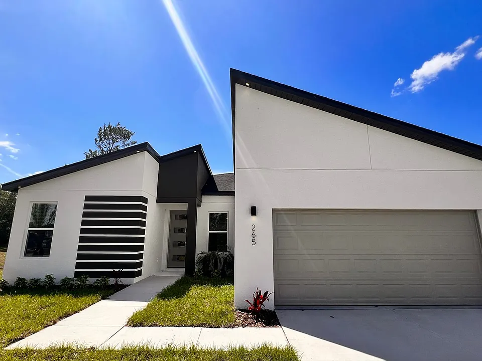 265 Hyacinth Ct