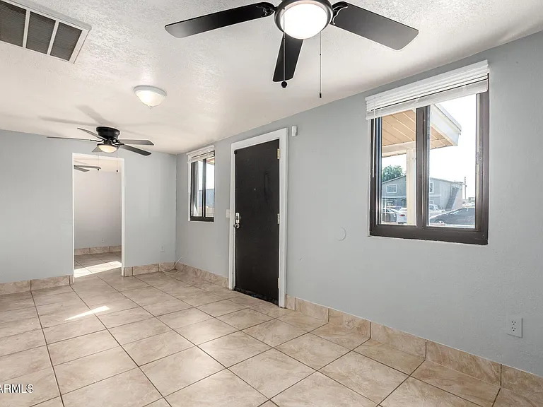 1920 W Tonto St #1 — Photo 2
