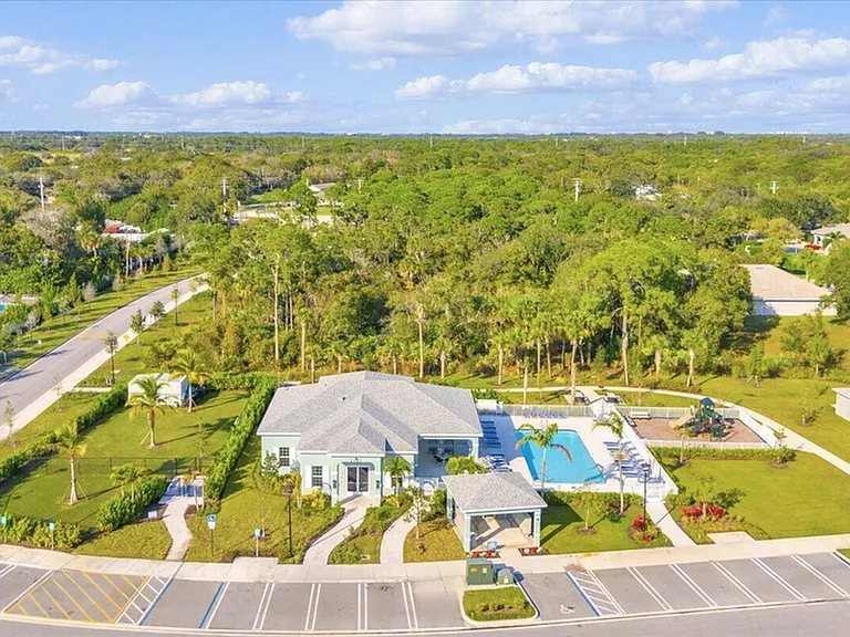 Ravinia St. Lucie — Photo 8
