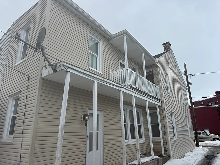 552 Church St — Photo 2