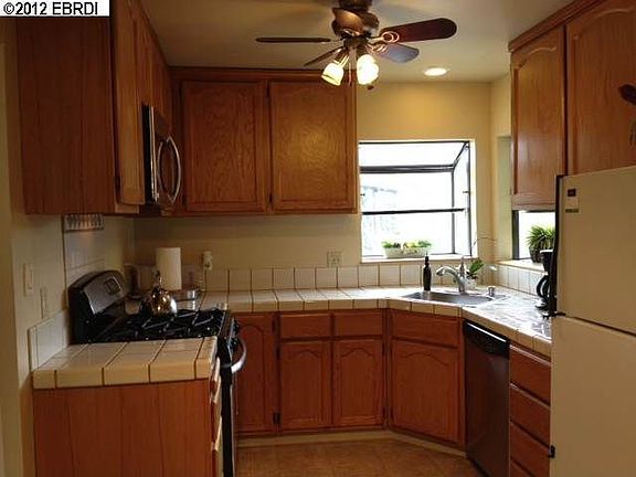 5th image of 3856 Delmont Ave
