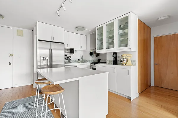 200 East 90th Street #5E in Yorkville, Manhattan | StreetEasy