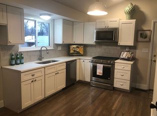 7 Rendina Ct, Ballwin, MO 63011