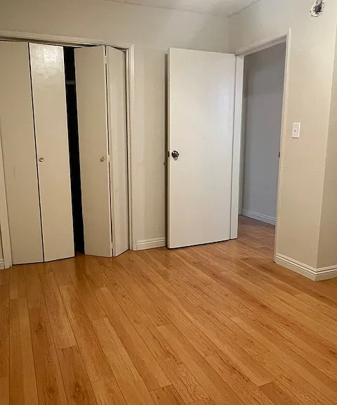 1147 Irving Ave #A — Photo 3