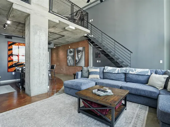 2000 Bagby St APT 9422, Houston, TX 77002