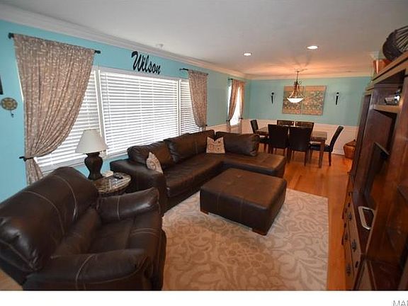 3rd image of 9716 Jackie Ln