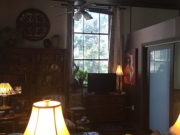 2nd image of 1301 Market St APT 206