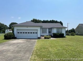 334 Grape Arbor Dr, Fayetteville, NC 28312
