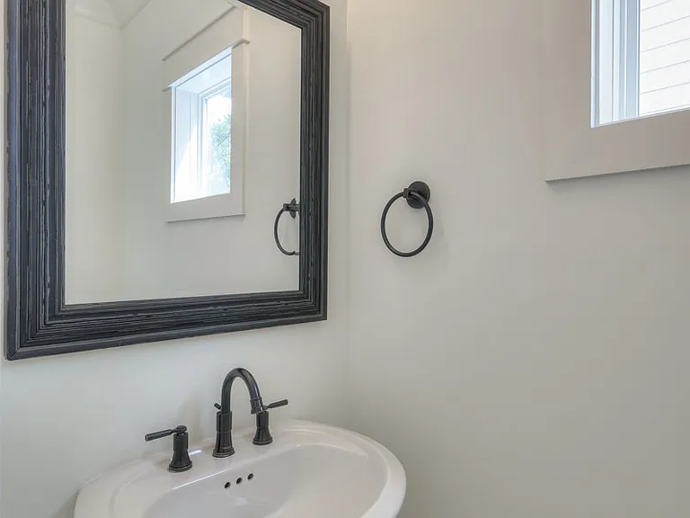2404A Middle St — Photo 5